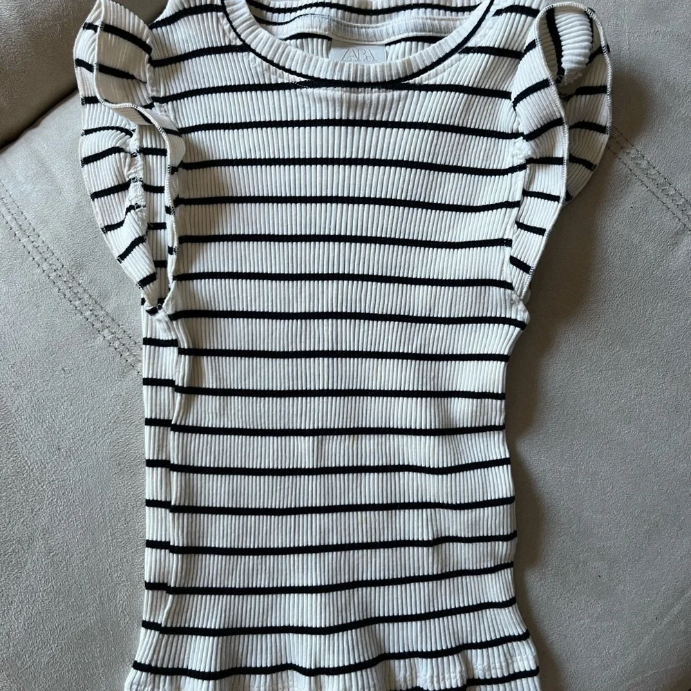 Zara Striped Fitted Ruffle-Sleeved Ribbed Tank 6/7 - Picture 3 of 4